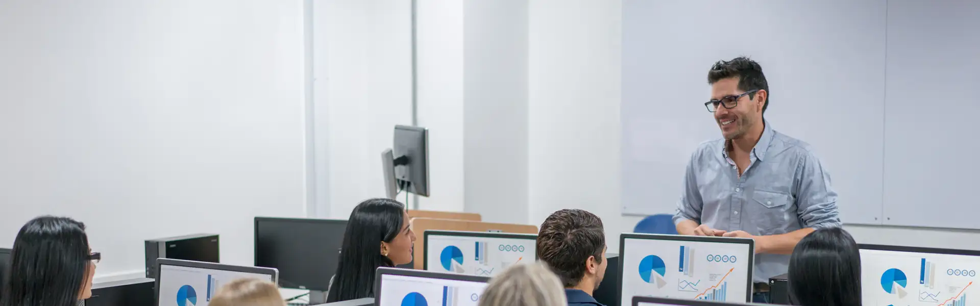 Facultad de Ciencias<br> Contables, Económicas y Financieras