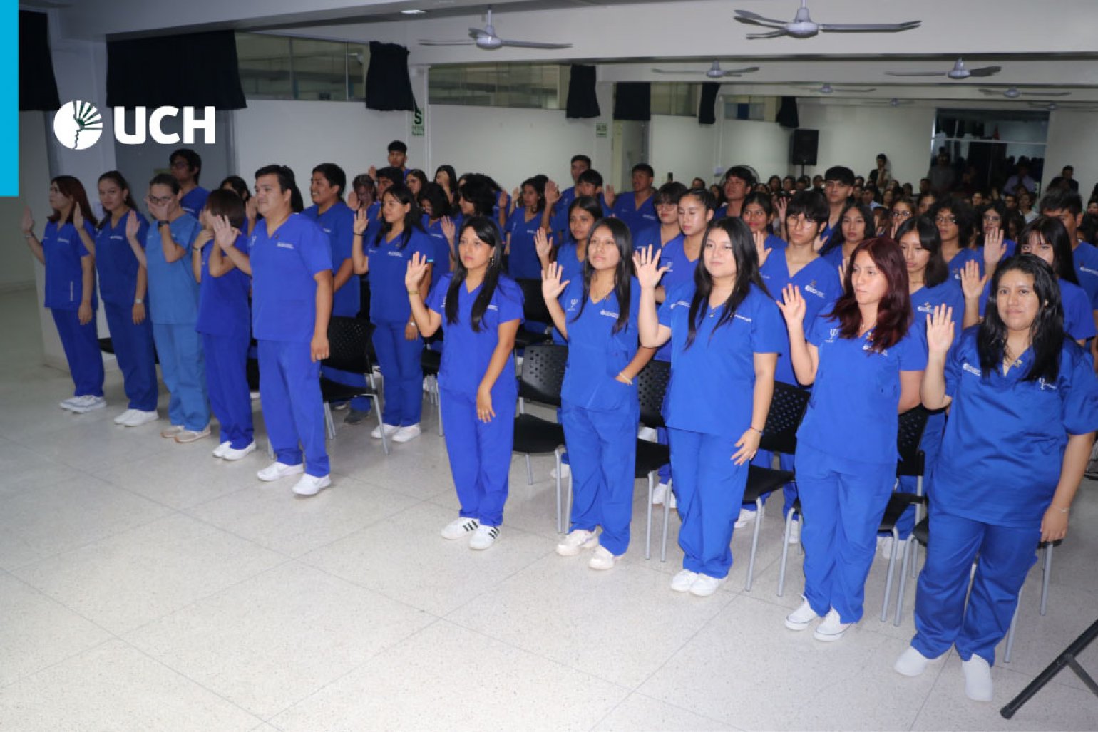 UCH celebra Ceremonia de Imposición de Uniforme para estudiantes de Psicología
