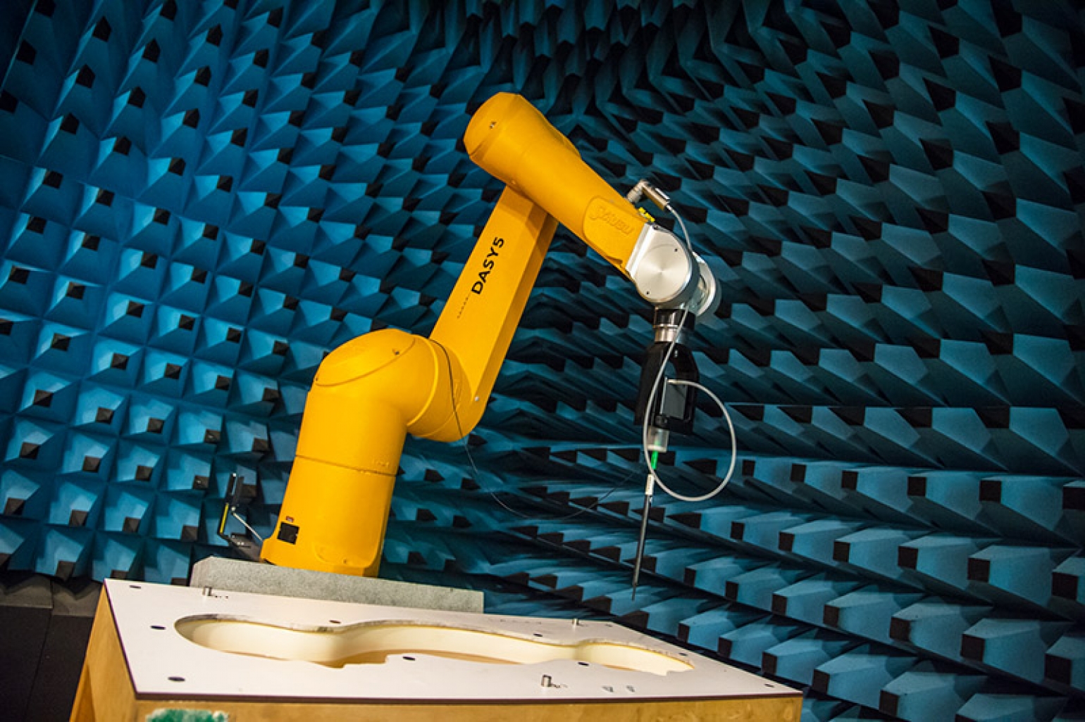 UCH e Inictel UNI adquieren importante instrumento para investigación